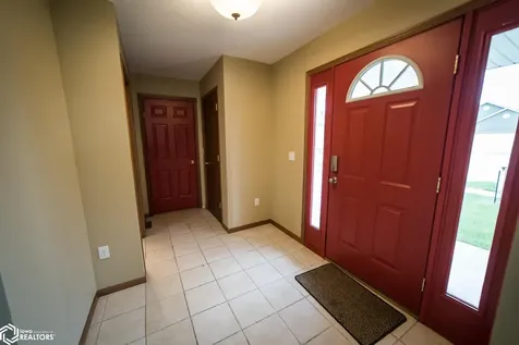 1842 S Rhode Island Court Mason City IA 50401