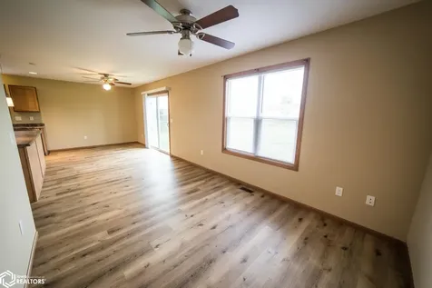 1842 S Rhode Island Court Mason City IA 50401