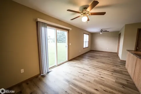 1842 S Rhode Island Court Mason City IA 50401