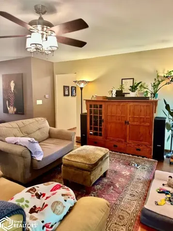 312 Sunrise Lane Burlington IA 52601