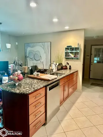 312 Sunrise Lane Burlington IA 52601