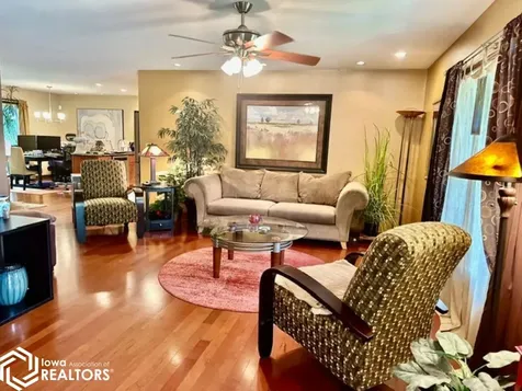 312 Sunrise Lane Burlington IA 52601