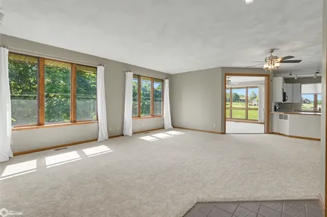 1702 Westwood Drive Marshalltown IA 50158