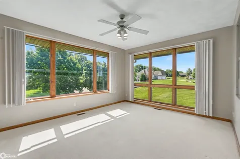 1702 Westwood Drive Marshalltown IA 50158