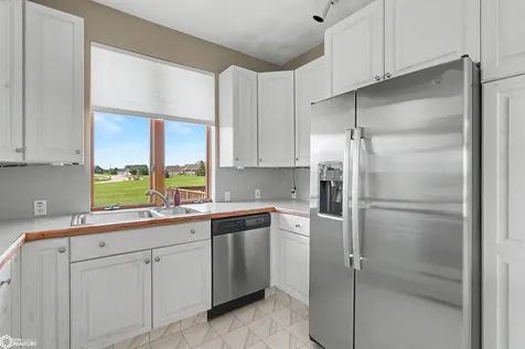 1702 Westwood Drive Marshalltown IA 50158