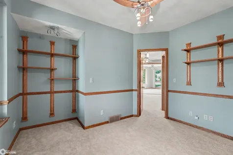 1702 Westwood Drive Marshalltown IA 50158