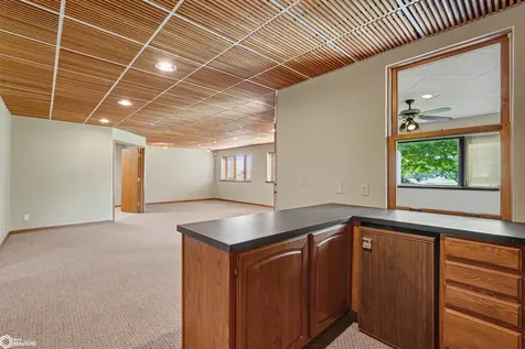 1702 Westwood Drive Marshalltown IA 50158