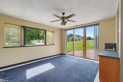 1702 Westwood Drive Marshalltown IA 50158