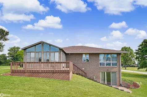 1702 Westwood Drive Marshalltown IA 50158
