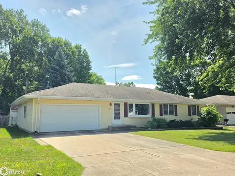 254 Parkridge Drive Mason City IA 50401