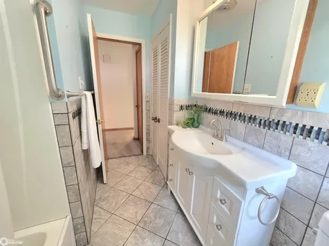 254 Parkridge Drive Mason City IA 50401