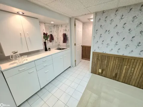 254 Parkridge Drive Mason City IA 50401