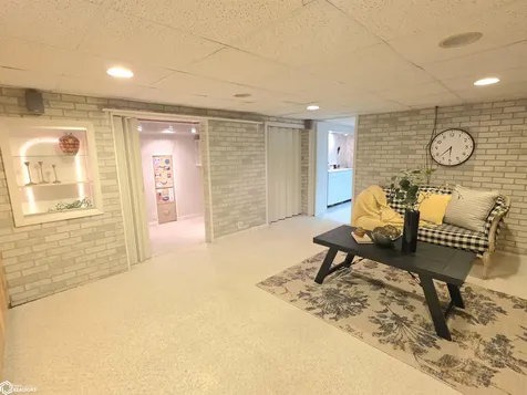 254 Parkridge Drive Mason City IA 50401