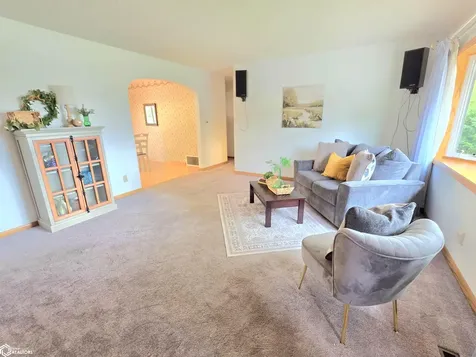 254 Parkridge Drive Mason City IA 50401