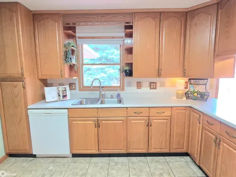 254 Parkridge Drive Mason City IA 50401