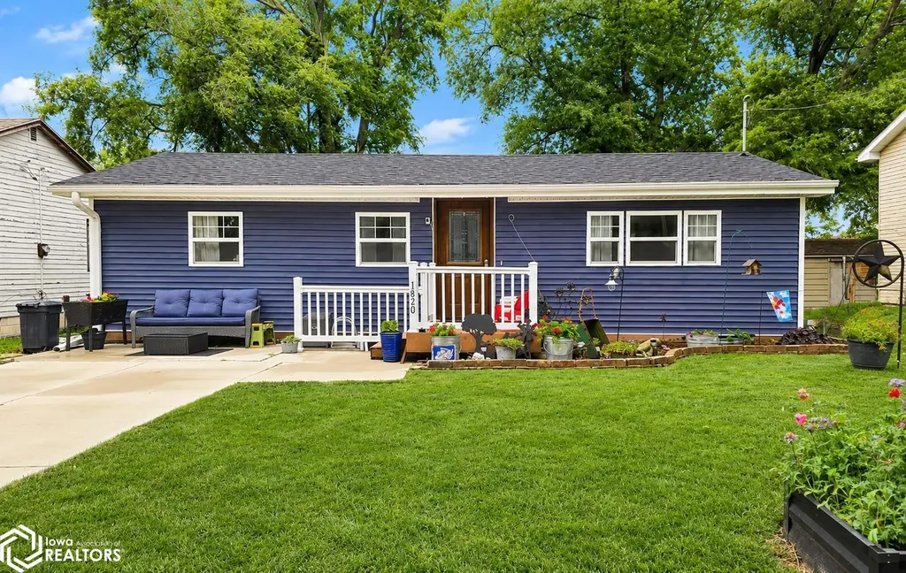 1820 S Coolidge Avenue Mason City IA 50401