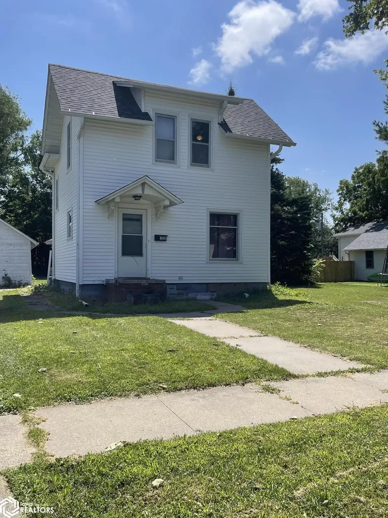 1026 Summer Street Grinnell IA 50112