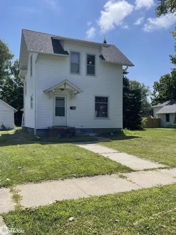 1026 Summer Street Grinnell IA 50112