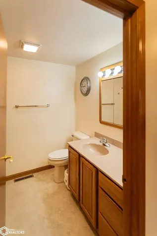 2635 Highway 24 New Hampton IA 50659