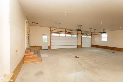 2635 Highway 24 New Hampton IA 50659