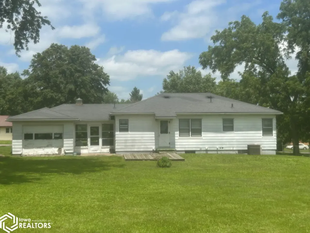 1816 Greenwood Drive Ottumwa IA 52501