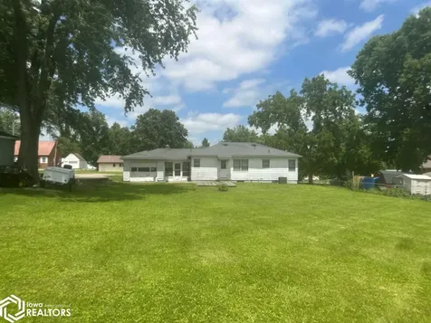 1816 Greenwood Drive Ottumwa IA 52501