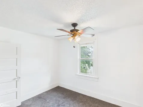 222 W Maple Avenue Ottumwa IA 52501