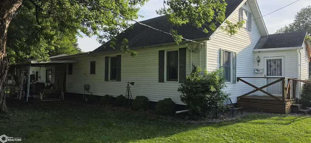 1102 3rd Avenue E Albia IA 52531