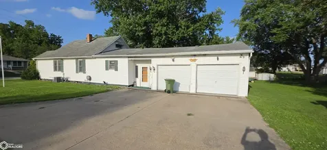 1102 3rd Avenue E Albia IA 52531