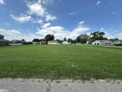 809 C Avenue E Albia IA 52531