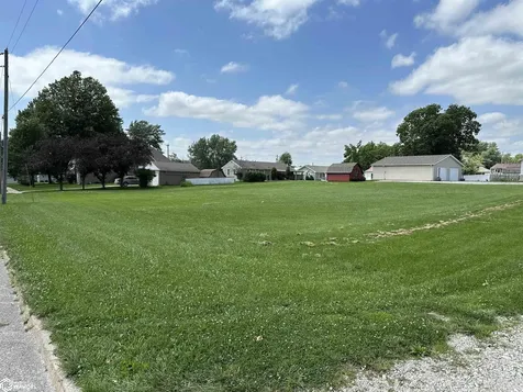 809 C Avenue E Albia IA 52531