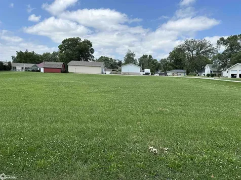 809 C Avenue E Albia IA 52531