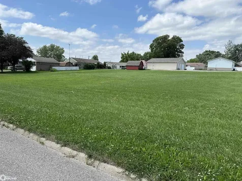 809 C Avenue E Albia IA 52531