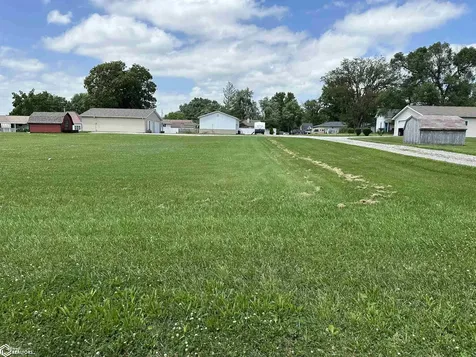 809 C Avenue E Albia IA 52531