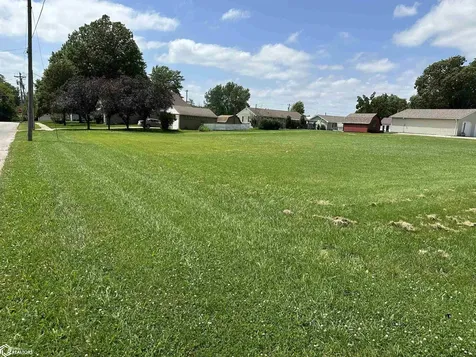 809 C Avenue E Albia IA 52531