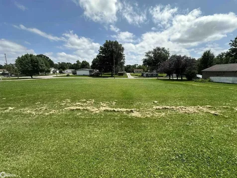809 C Avenue E Albia IA 52531