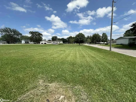 809 C Avenue E Albia IA 52531
