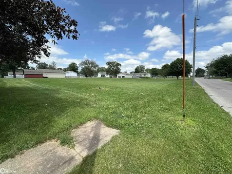 809 C Avenue E Albia IA 52531