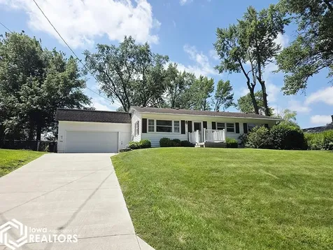 16 Carter Court Ottumwa IA 52501