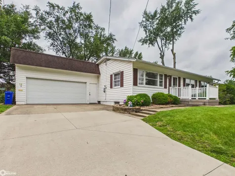 16 Carter Court Ottumwa IA 52501