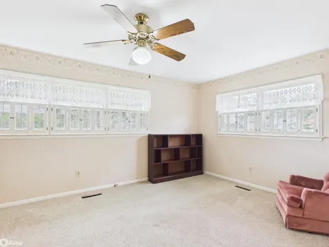 16 Carter Court Ottumwa IA 52501