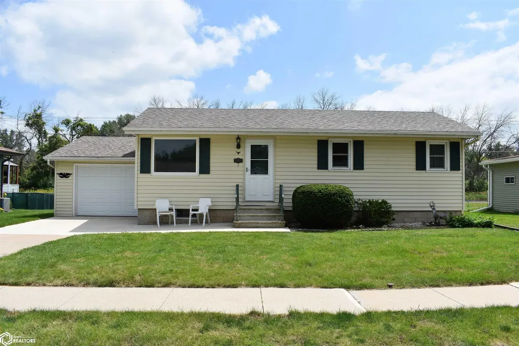 2409 Ellis Avenue Iowa Falls IA 50126