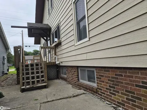 1225 N 4th Avenue W Newton IA 50208