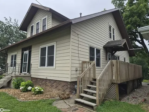 1225 N 4th Avenue W Newton IA 50208
