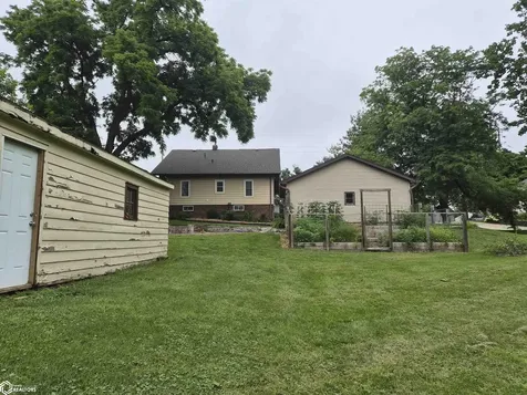 1225 N 4th Avenue W Newton IA 50208