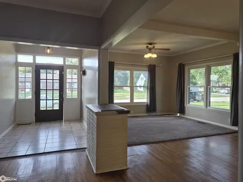 1225 N 4th Avenue W Newton IA 50208