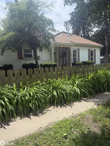 616 W Jackson S Fairfield IA 52556