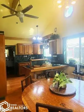 616 W Jackson S Fairfield IA 52556