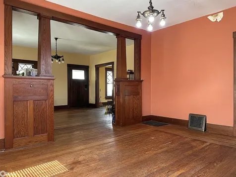 618 Fremont Street Marshalltown IA 50158