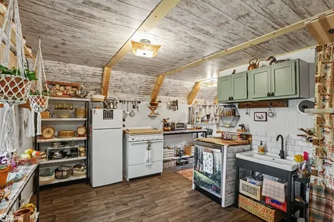 4182 Shady Lane Drive Brooklyn IA 52211
